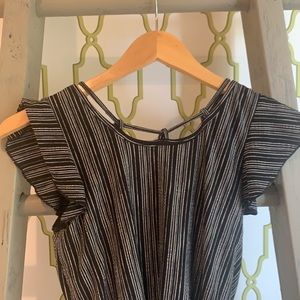 Girls black and white shirt jumper